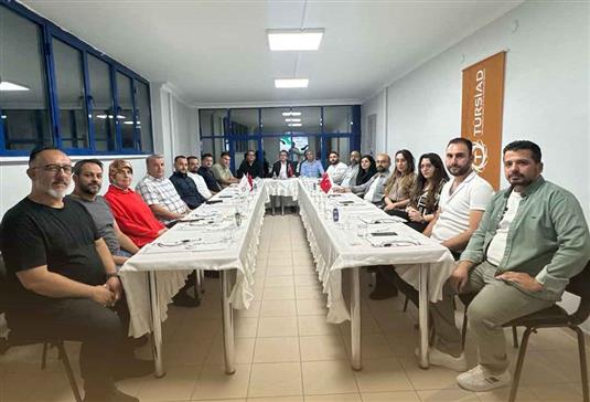 TÜRSİAD'dan İlham Veren Yapay Zeka Programı: “Zekâ Değişiyor, Dünya Dönüşüyor”